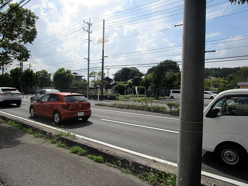 野立て看板用地　茂原市腰当カインズホーム交差点手前
