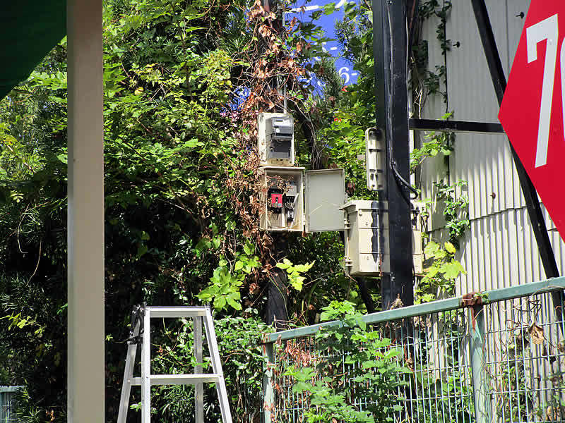 看板用スポット照明撤去工事